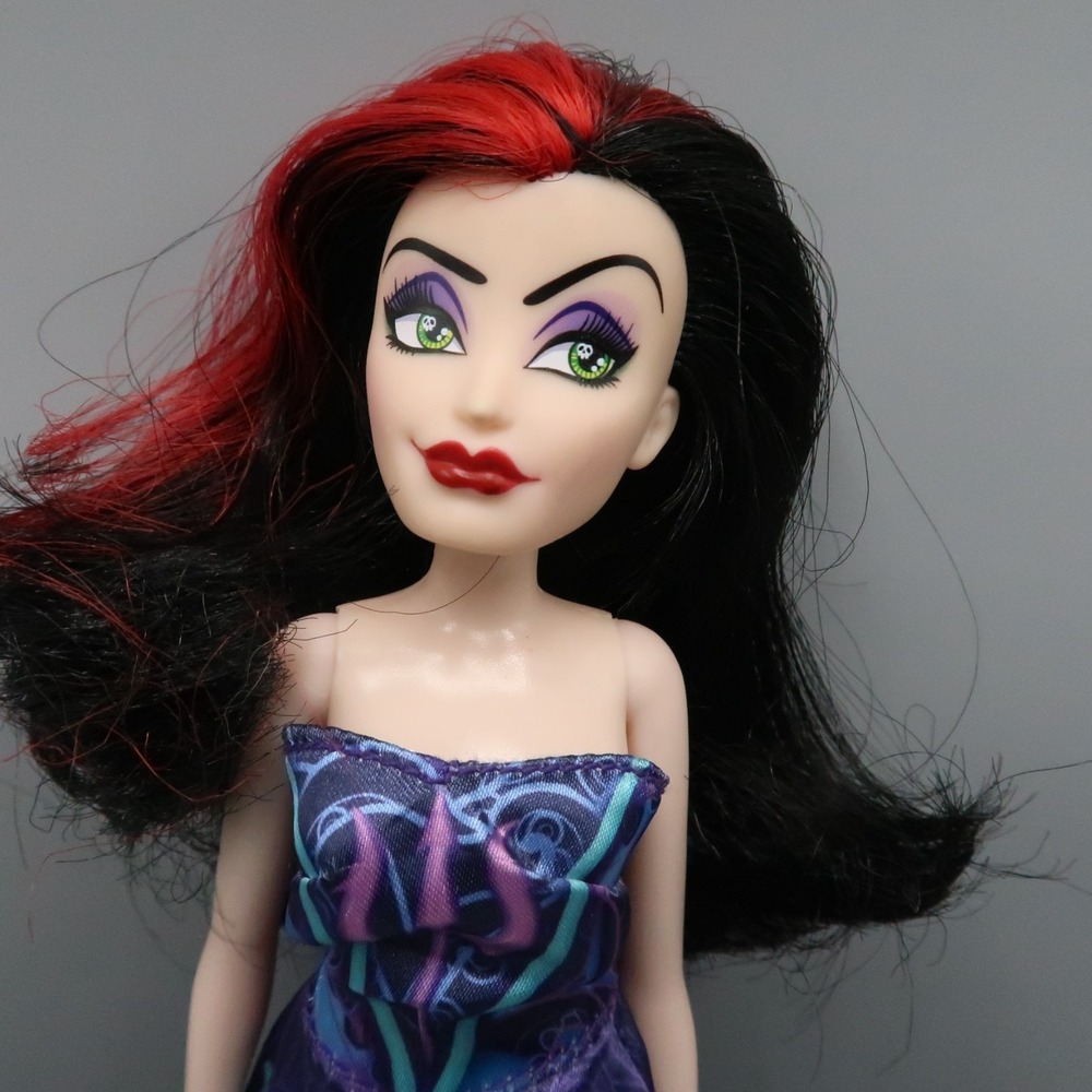 Disney Villains Black & Brights Fashion Doll EVIL QUEEN Snow White Preowned OOK